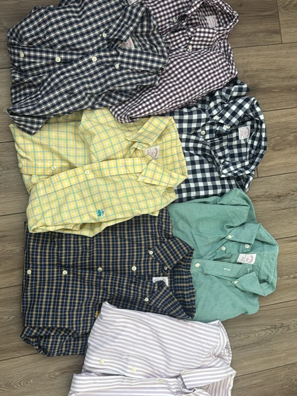 Men's Lightweight Button-Down Shirt in Green - Classic Casual